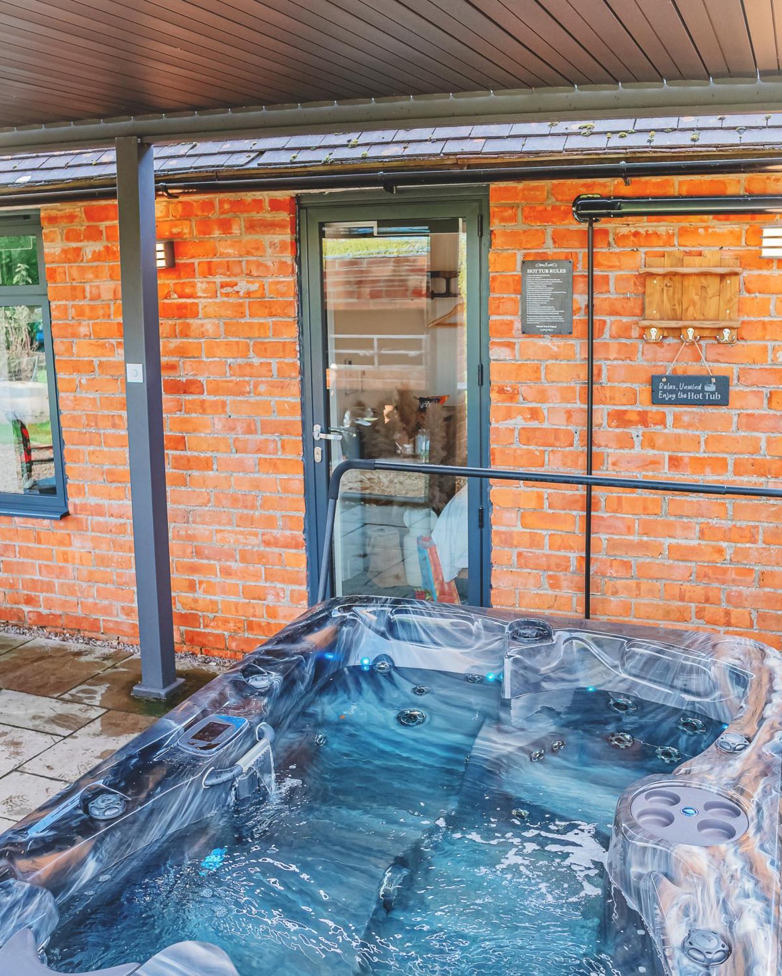 Cottage With Hot Tub - Near Cheltenham And Tewkesbury Zewnętrze zdjęcie